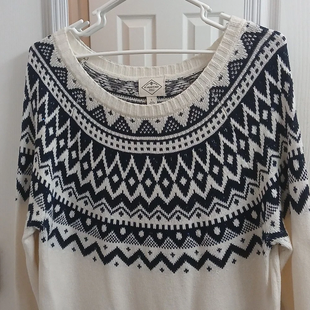 Navy and Off White Patterned Sweater Size Large - Picture 2 of 10